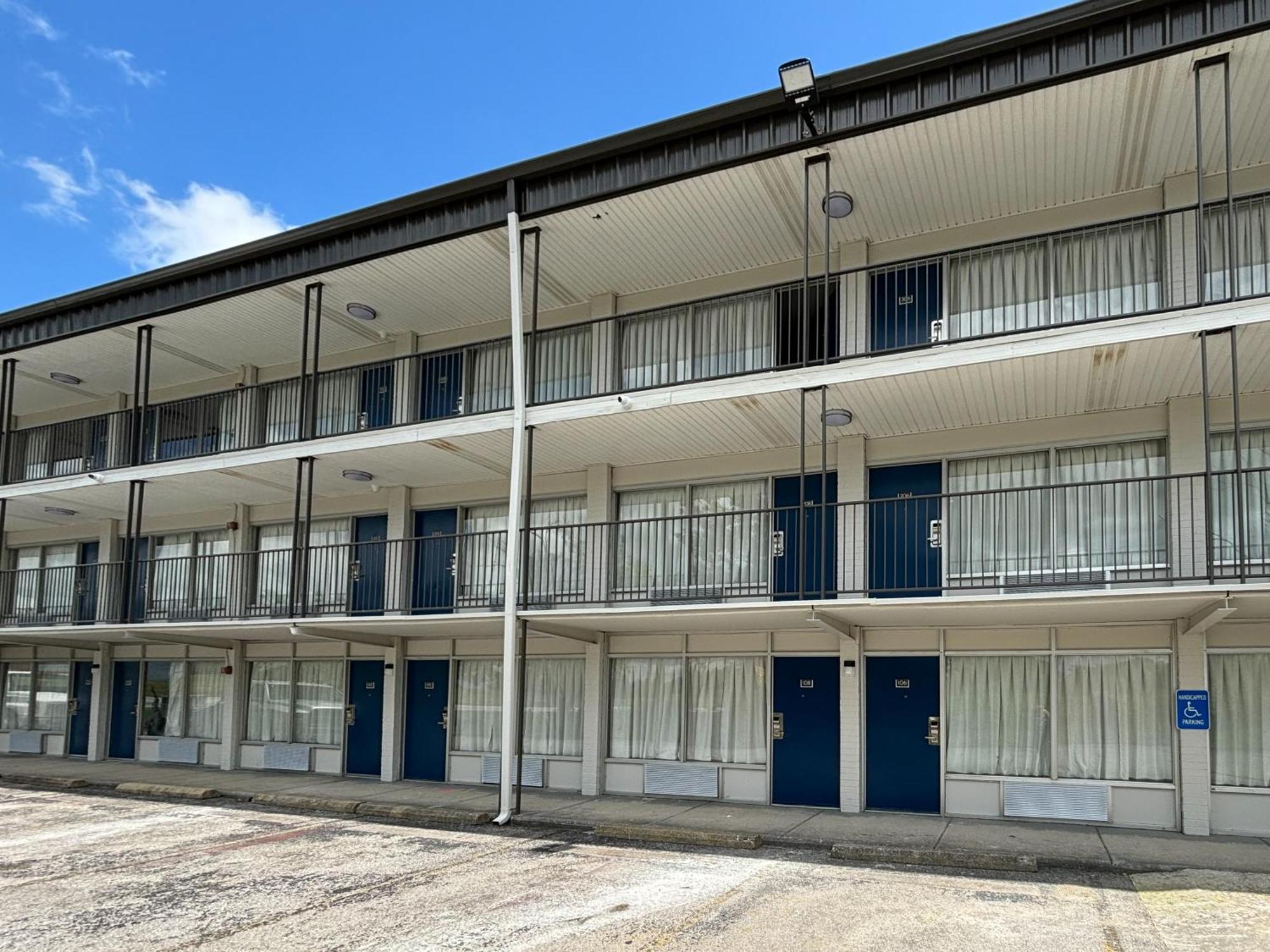 Motel 6 Richmond, Ky Eku Campus Area Exterior foto